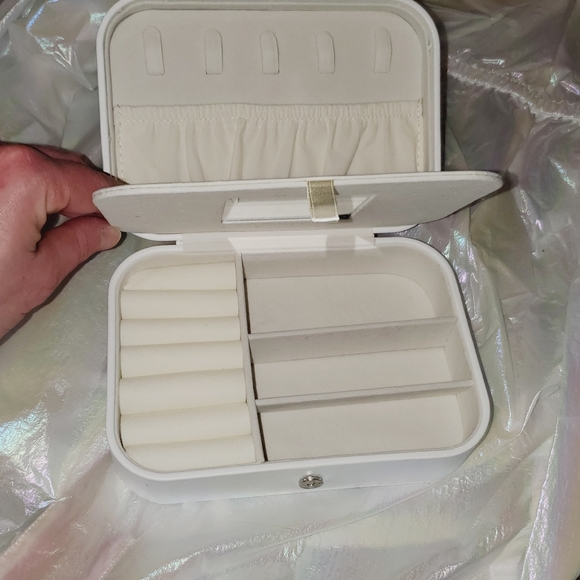 BNIB Portable Jewelry organizer for travel - Picture 13 of 16